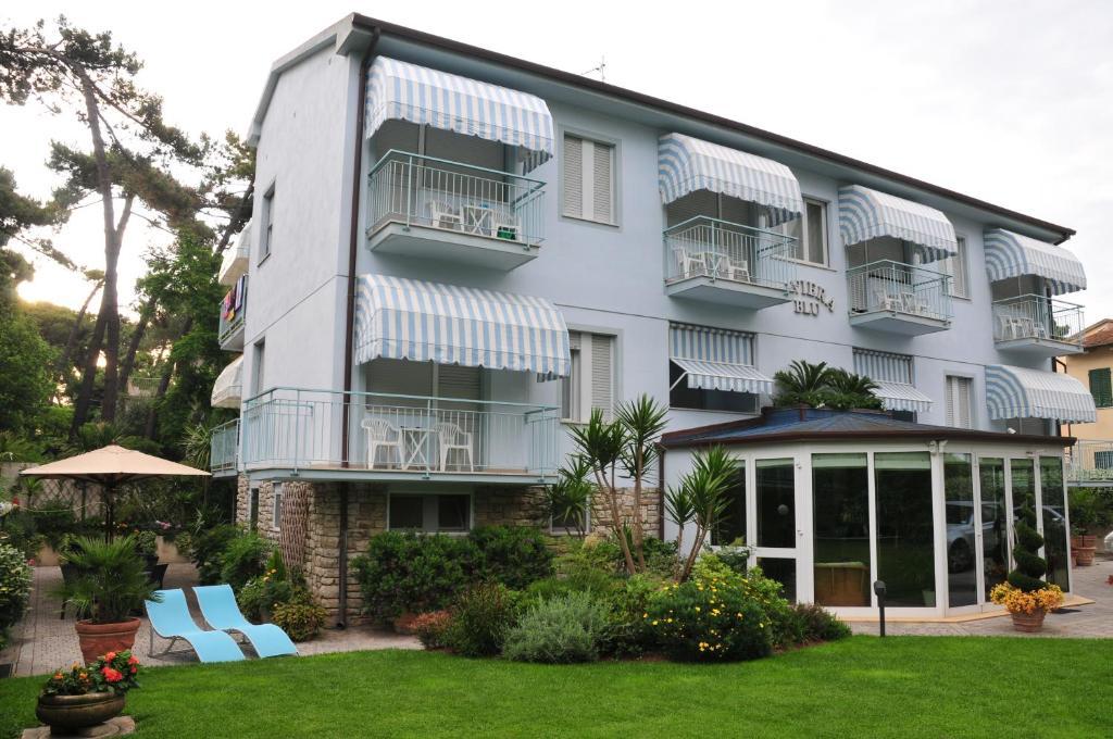 Hotel Riviera Blu Tirrenia Exterior foto
