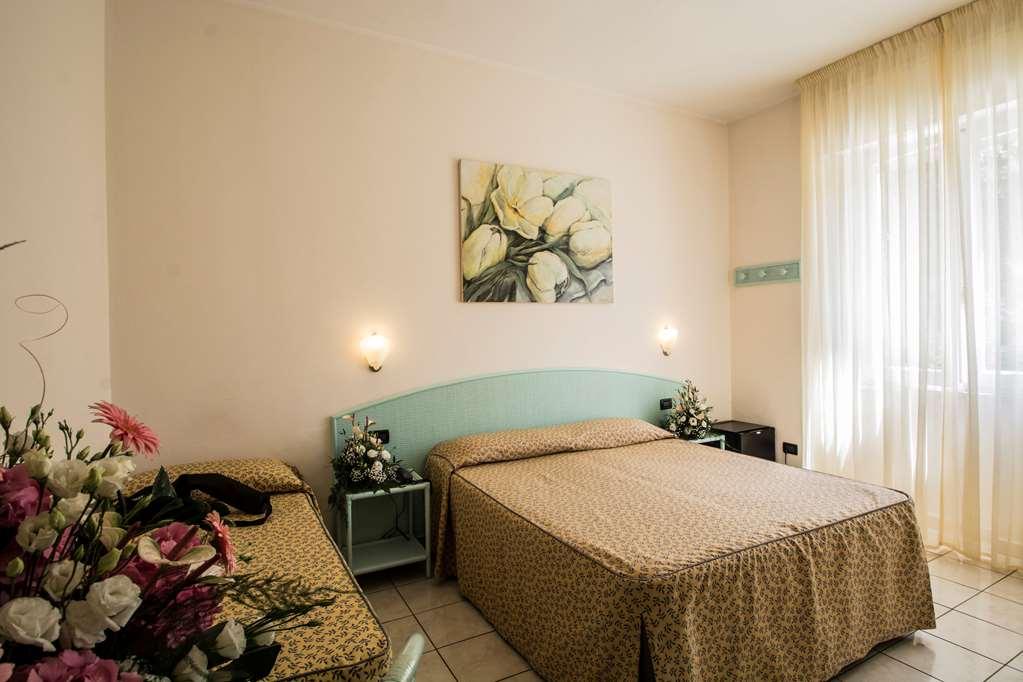 Hotel Riviera Blu Tirrenia Zimmer foto